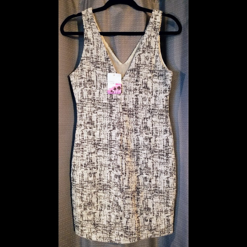 Dainty Hooligan  Black/White V-Neck Lined Sheath Dress (Size M)